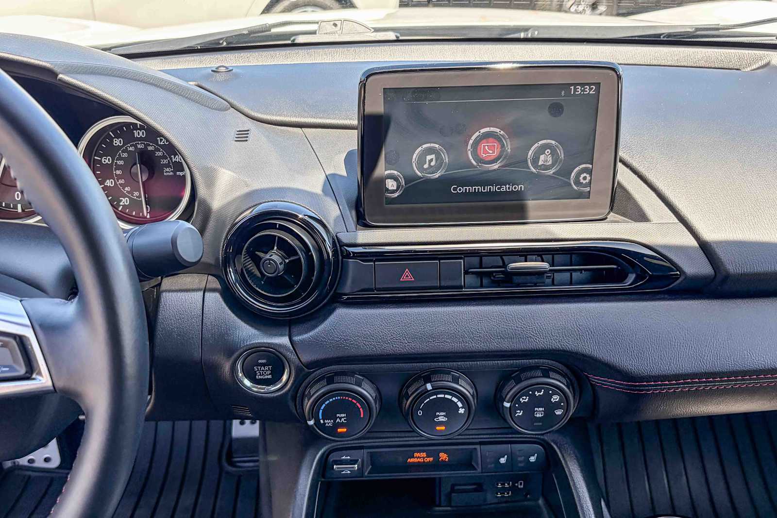 Thumbnail: 2019 Mazda MX-5 Miata - 12