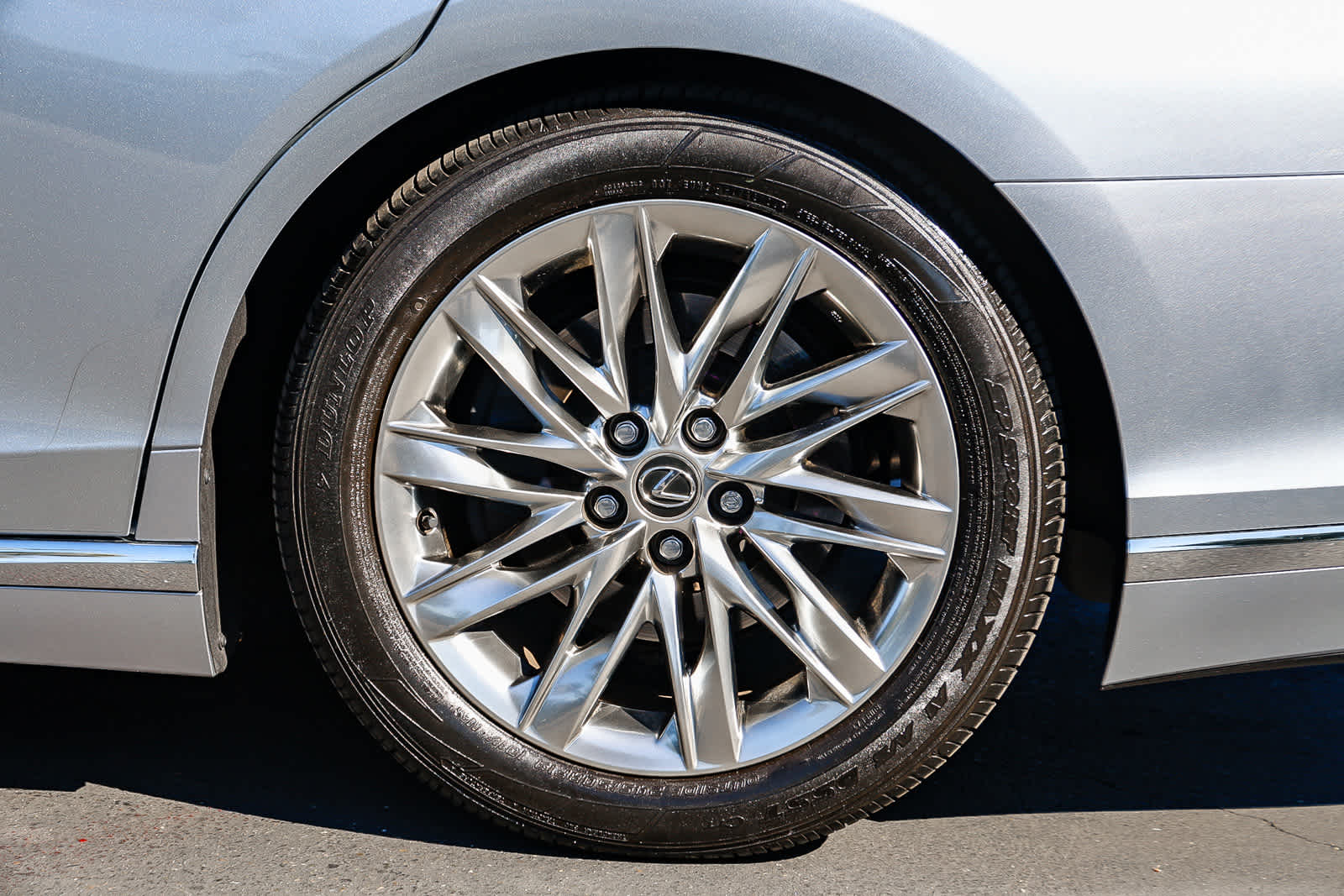 Thumbnail: 2023 Lexus LS - 10