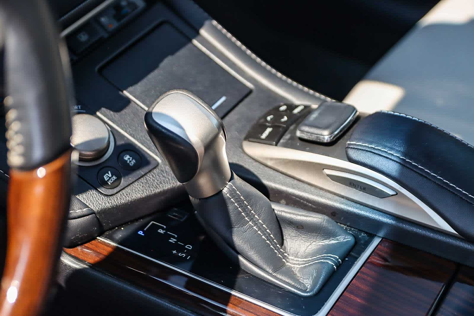Thumbnail: 2017 Lexus ES - 29