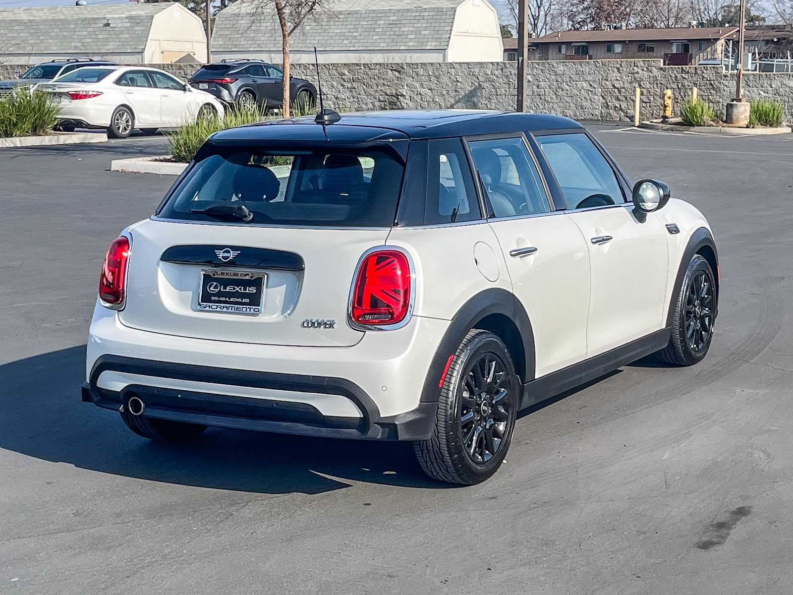Thumbnail: 2023 MINI Cooper Hardtop - 4