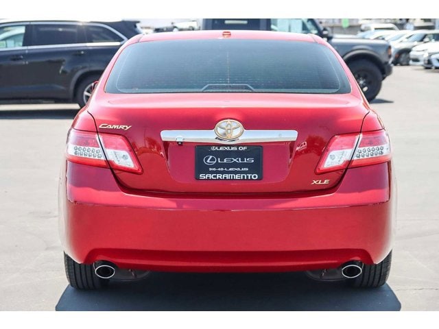 2010 Toyota Camry XLE 3