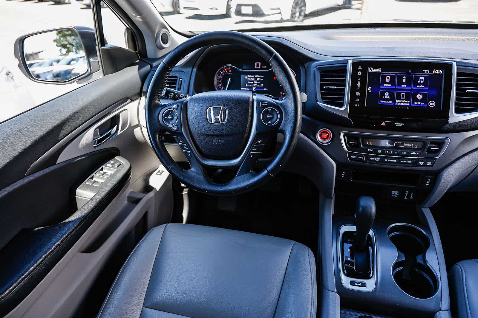 Thumbnail: 2017 Honda Pilot - 36
