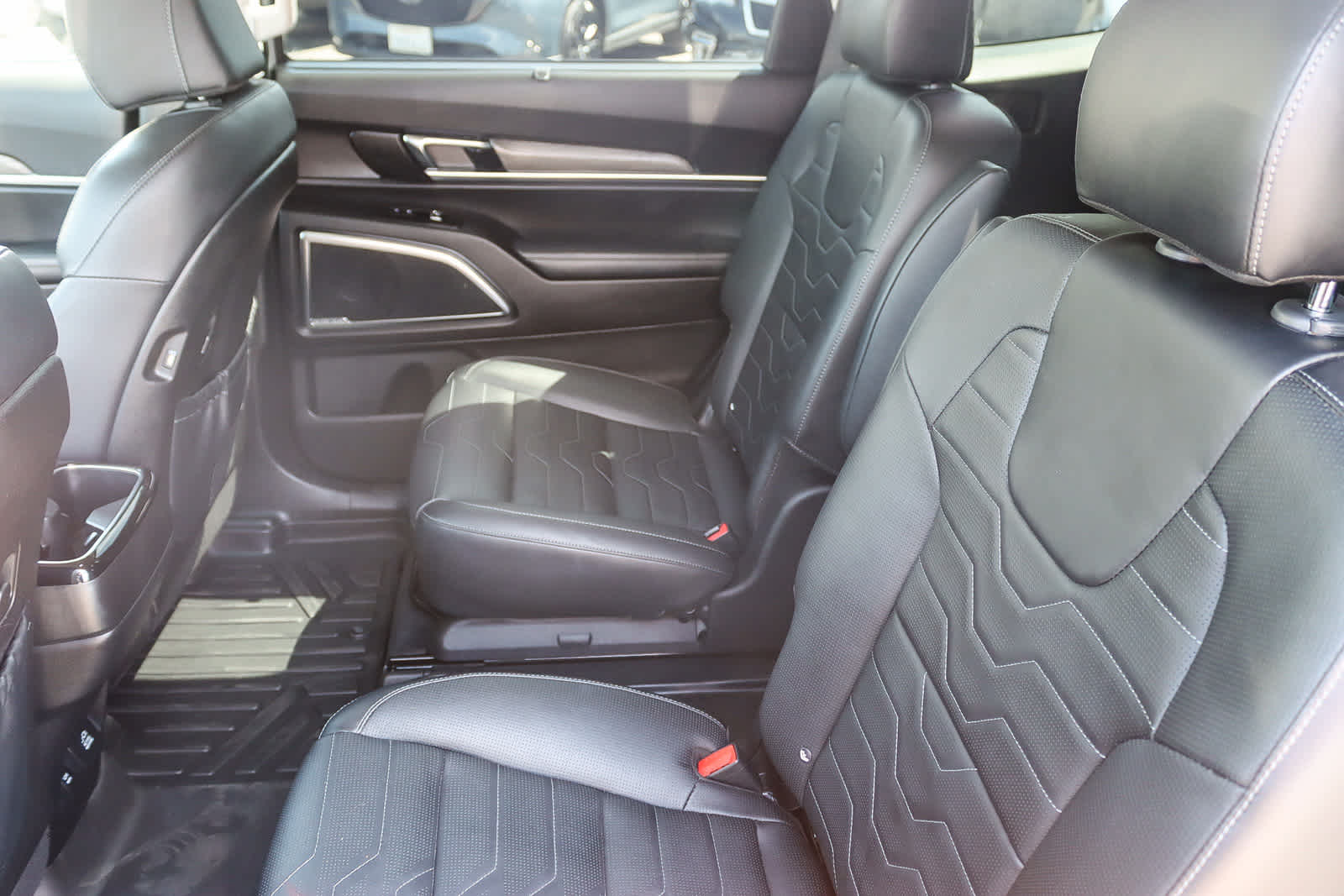 Thumbnail: 2022 Kia Telluride - 18
