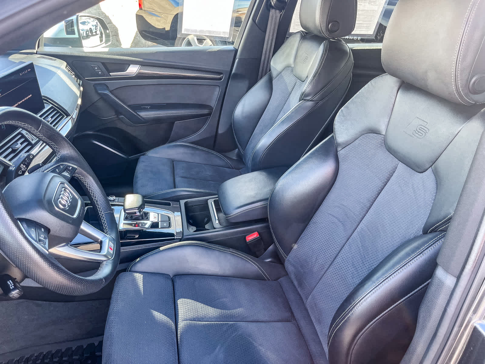 Thumbnail: 2022 Audi SQ5 - 16