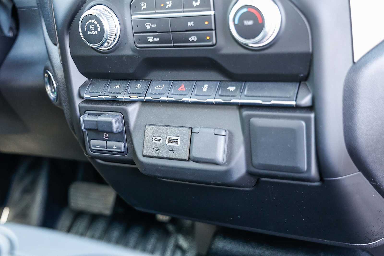 Thumbnail: 2025 GMC Sierra 1500 - 18