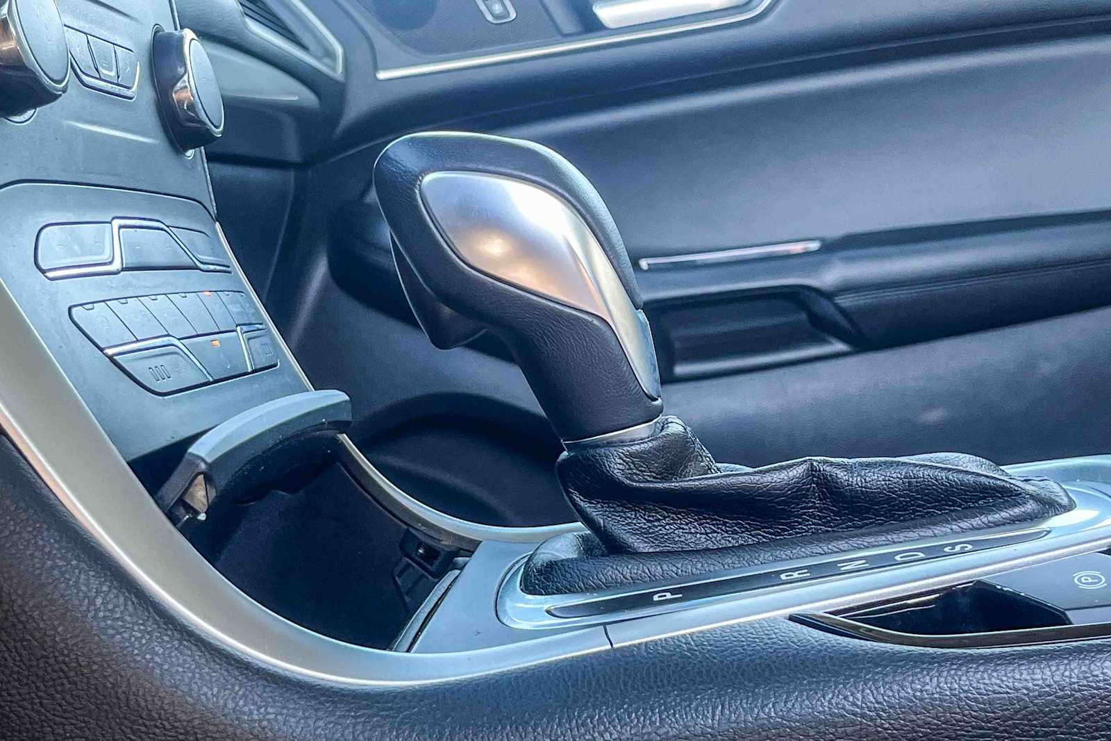 Thumbnail: 2015 Ford Edge - 21