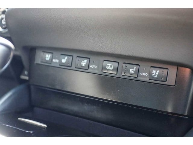 Thumbnail: 2025 Lexus ES - 16