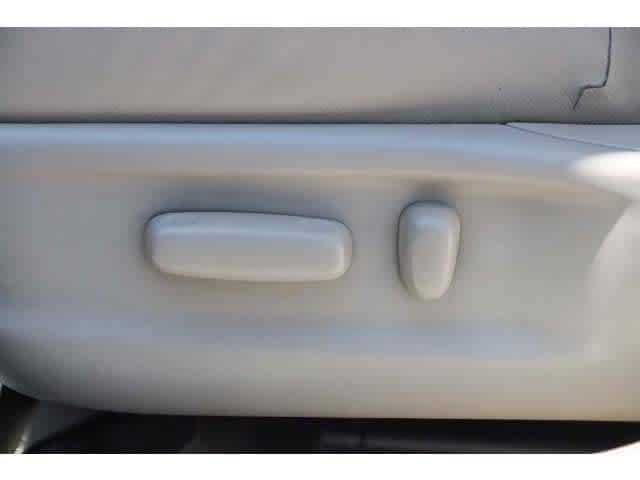 Thumbnail: 2010 Toyota Camry - 21