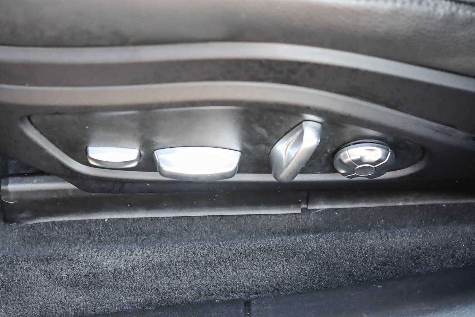 Thumbnail: 2018 Porsche Panamera - 21