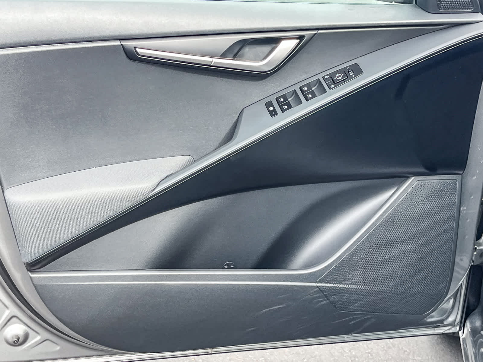 Thumbnail: 2024 Kia Niro - 19