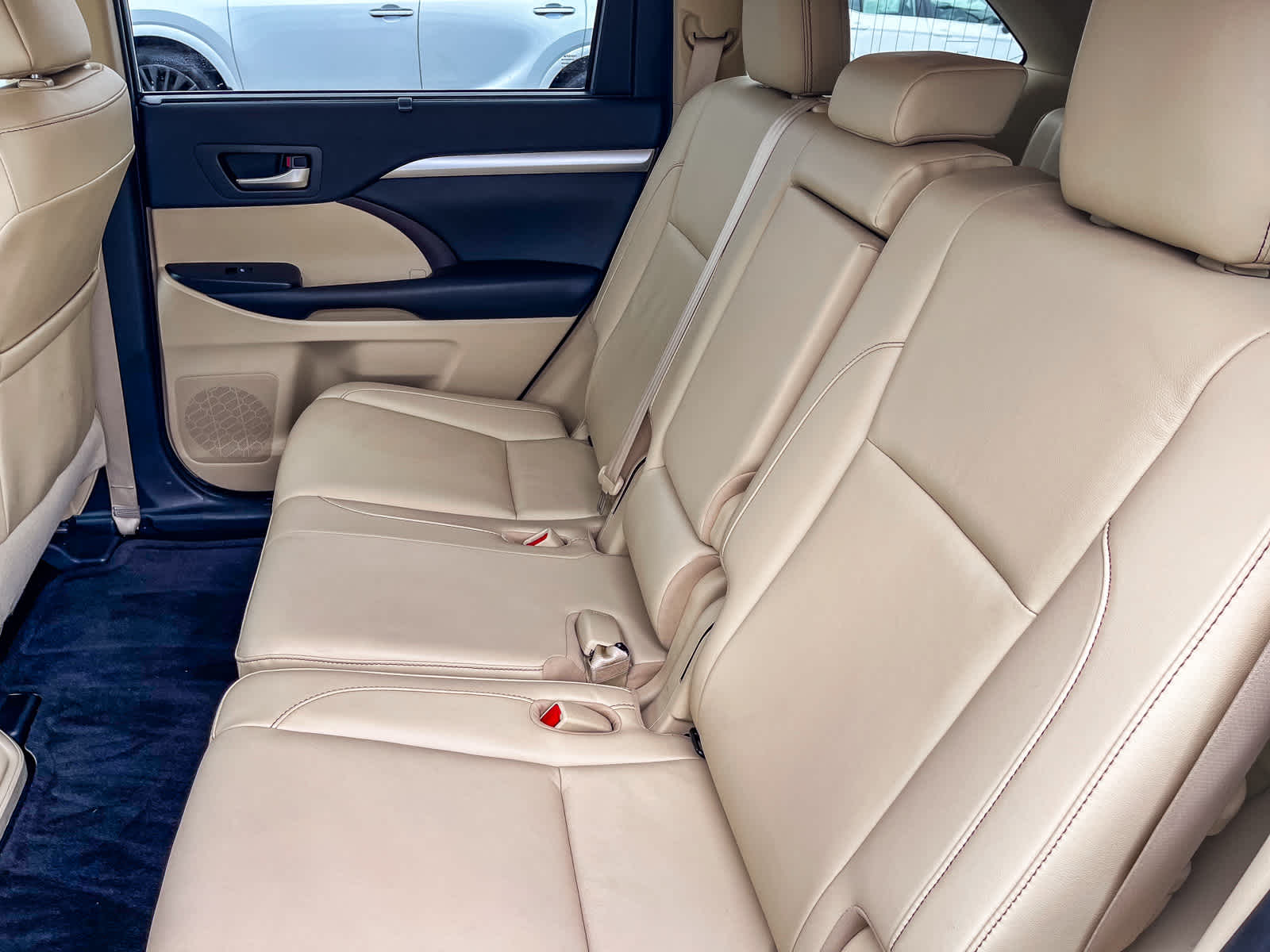 Thumbnail: 2019 Toyota Highlander - 18