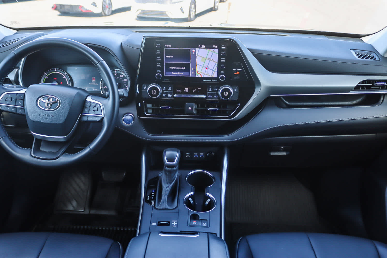 Thumbnail: 2022 Toyota Highlander - 11
