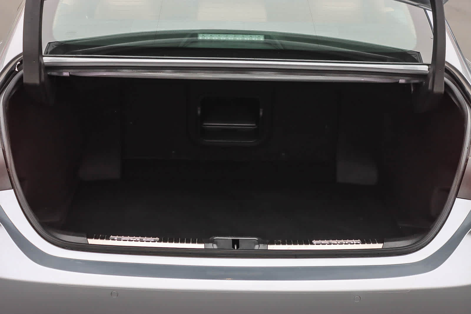 Thumbnail: 2025 Lexus ES - 26