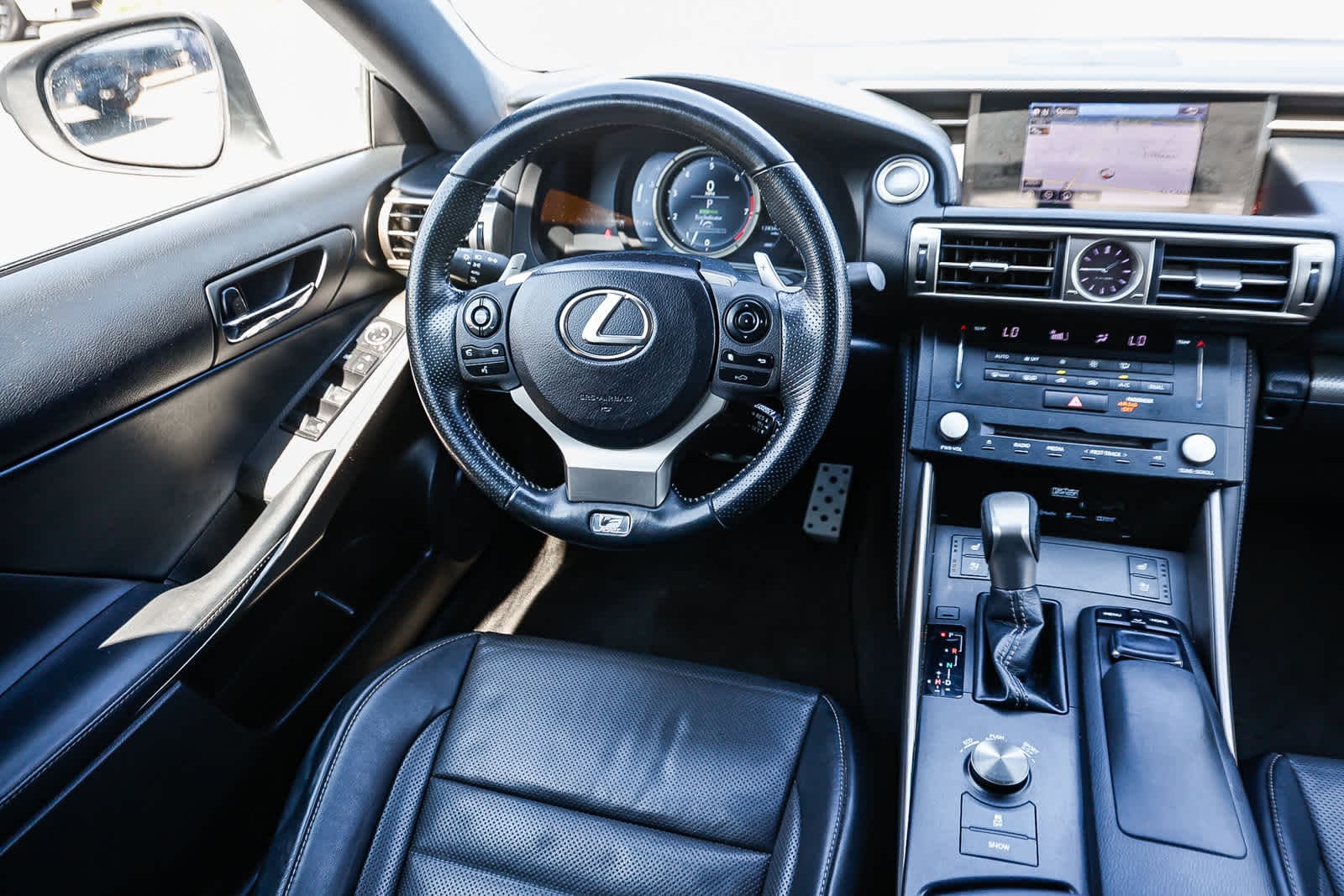 Thumbnail: 2015 Lexus IS - 15