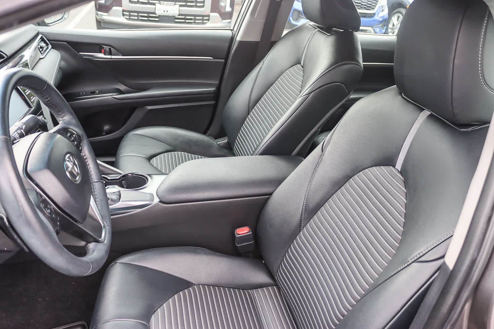 Thumbnail: 2018 Toyota Camry - 16