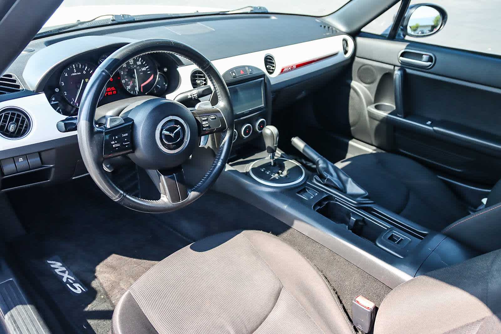 Thumbnail: 2015 Mazda MX-5 Miata - 16