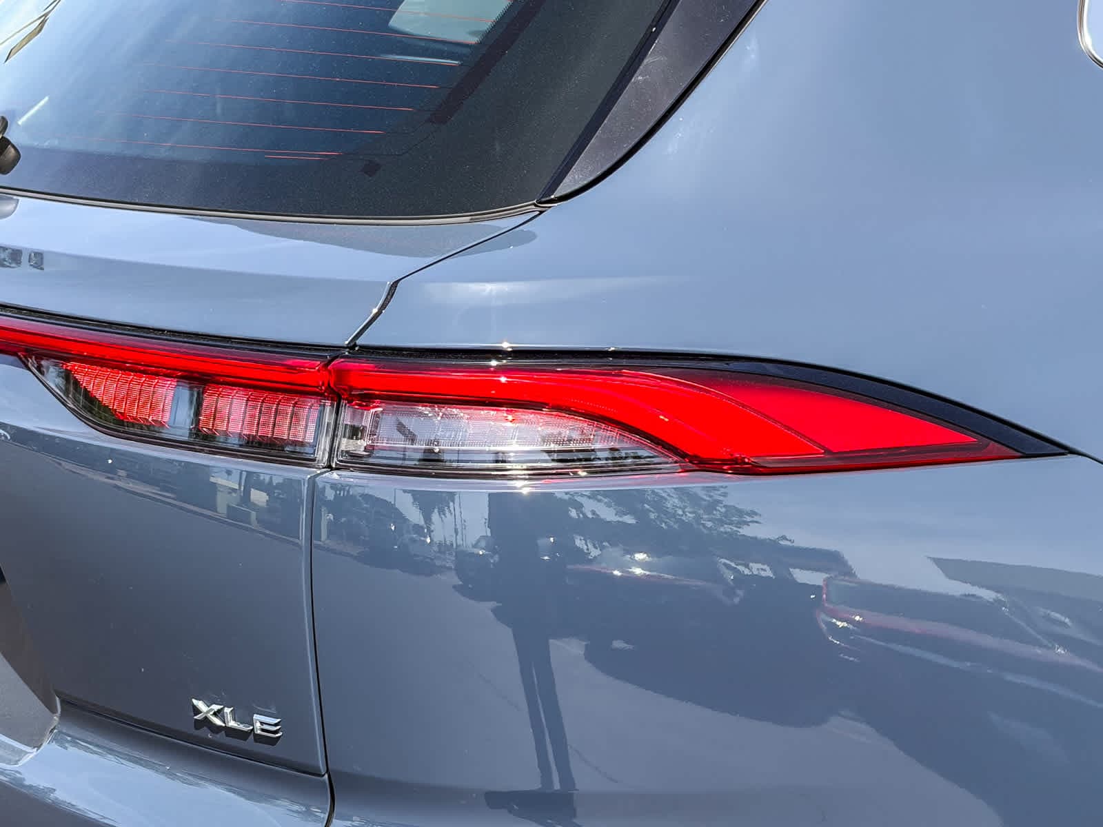 2025 Toyota Crown Signia XLE photo 3