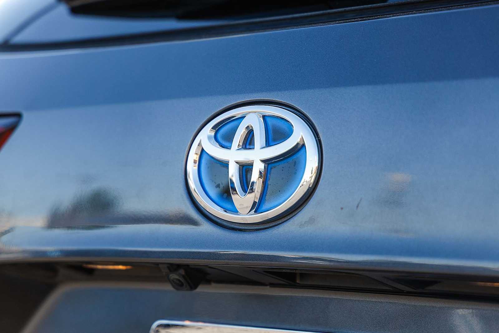 Thumbnail: 2023 Toyota Highlander - 14