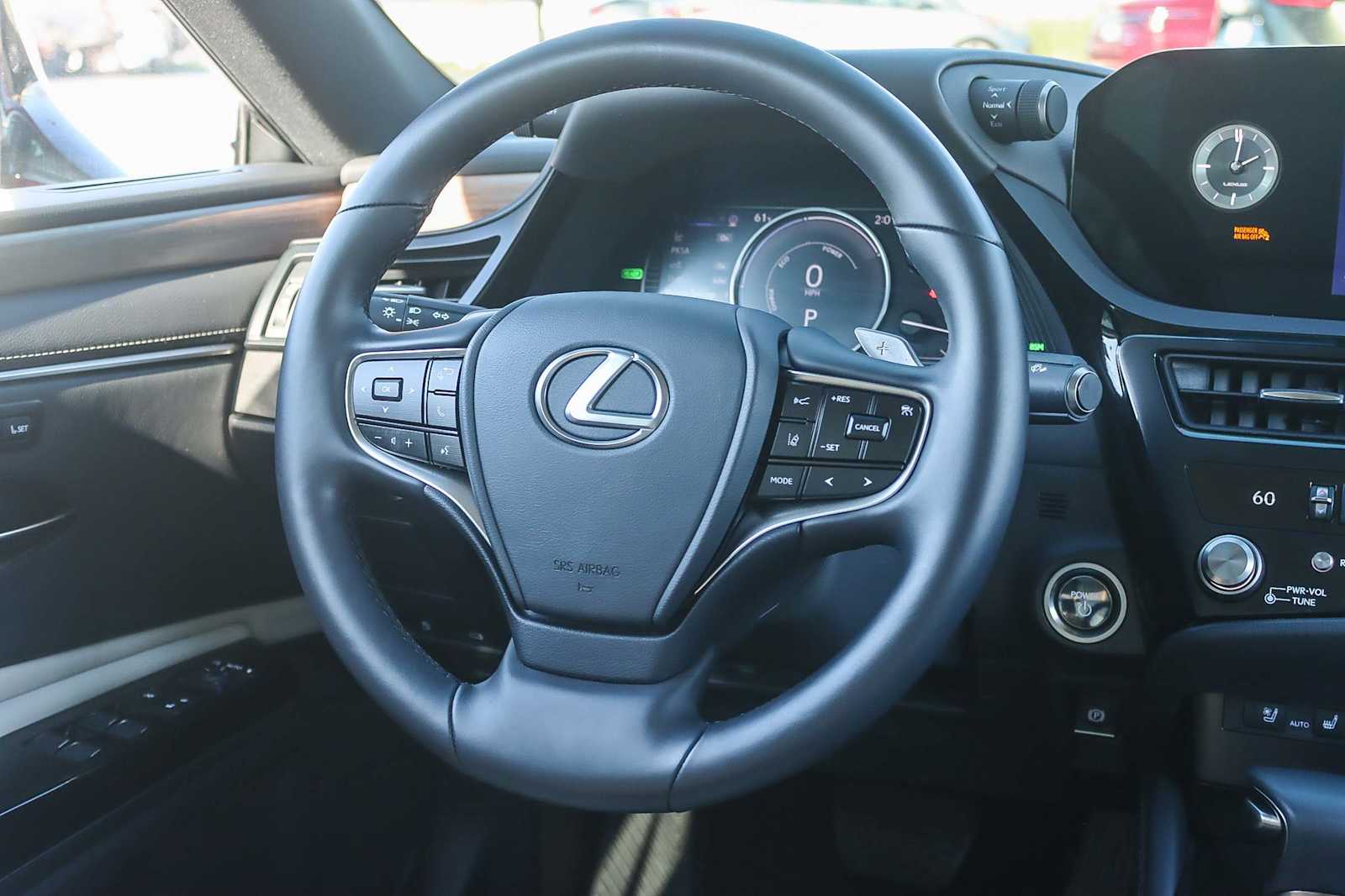 Thumbnail: 2025 Lexus ES - 14