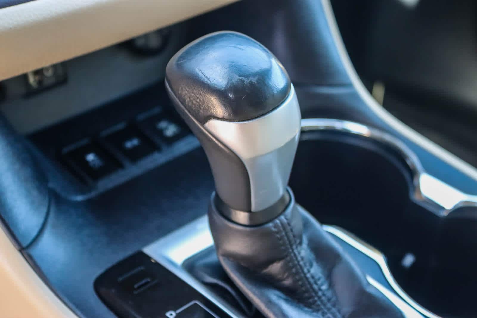 Thumbnail: 2016 Toyota Highlander - 20