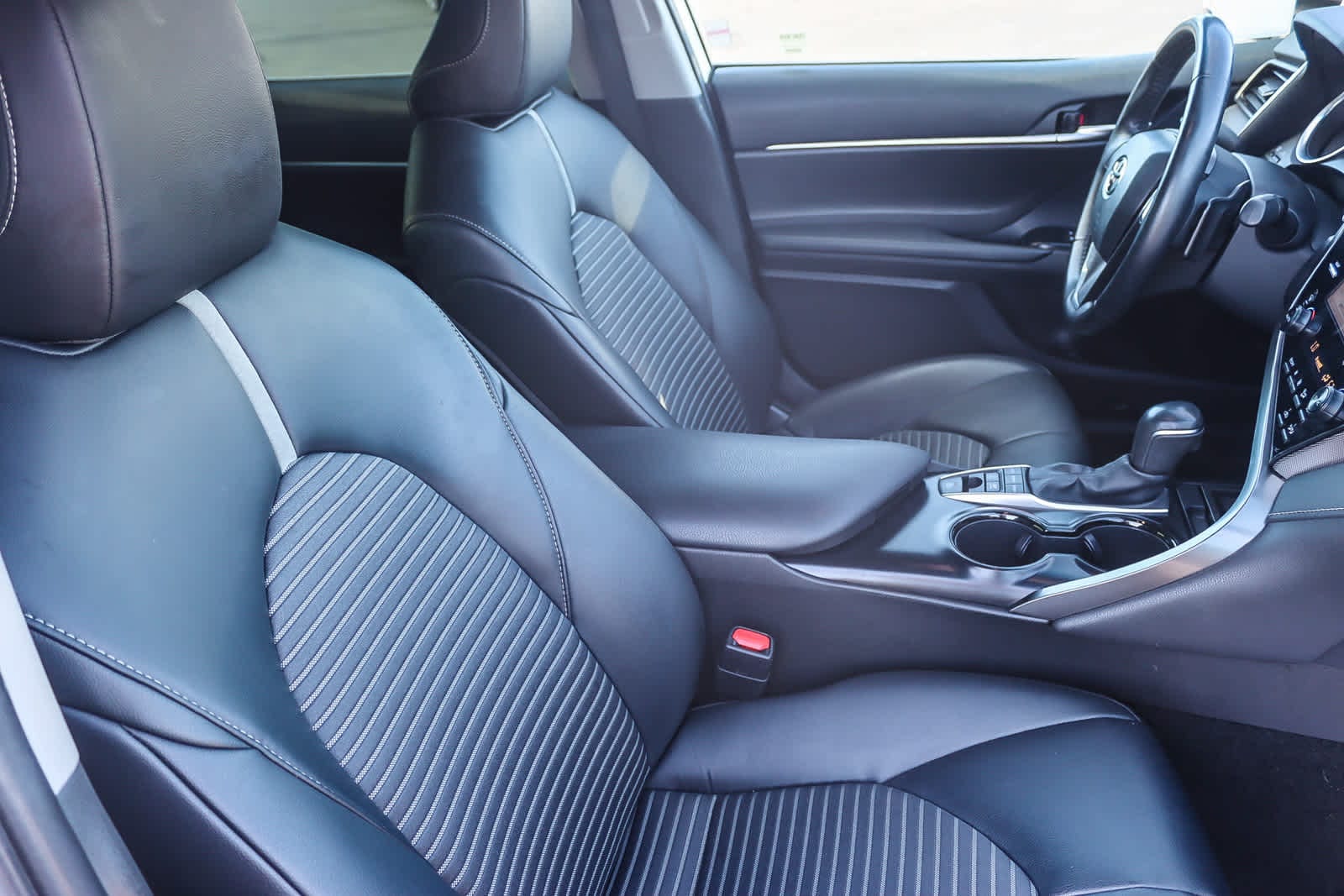 Thumbnail: 2020 Toyota Camry - 13