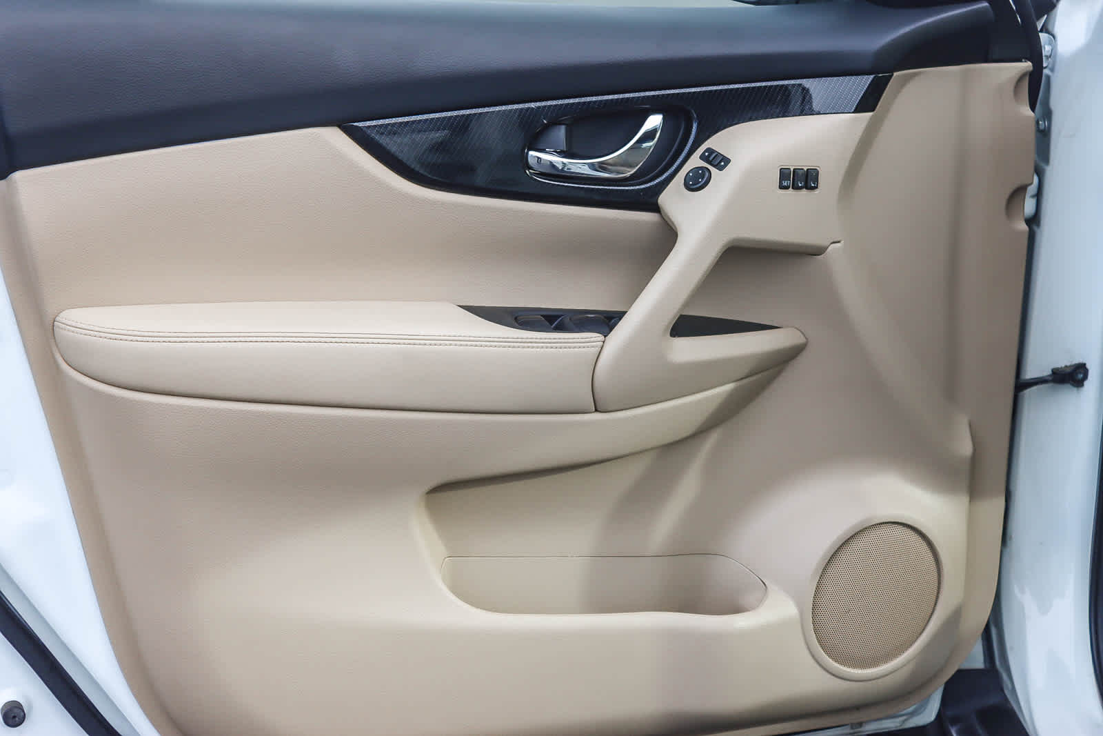 Thumbnail: 2020 Nissan Rogue - 19