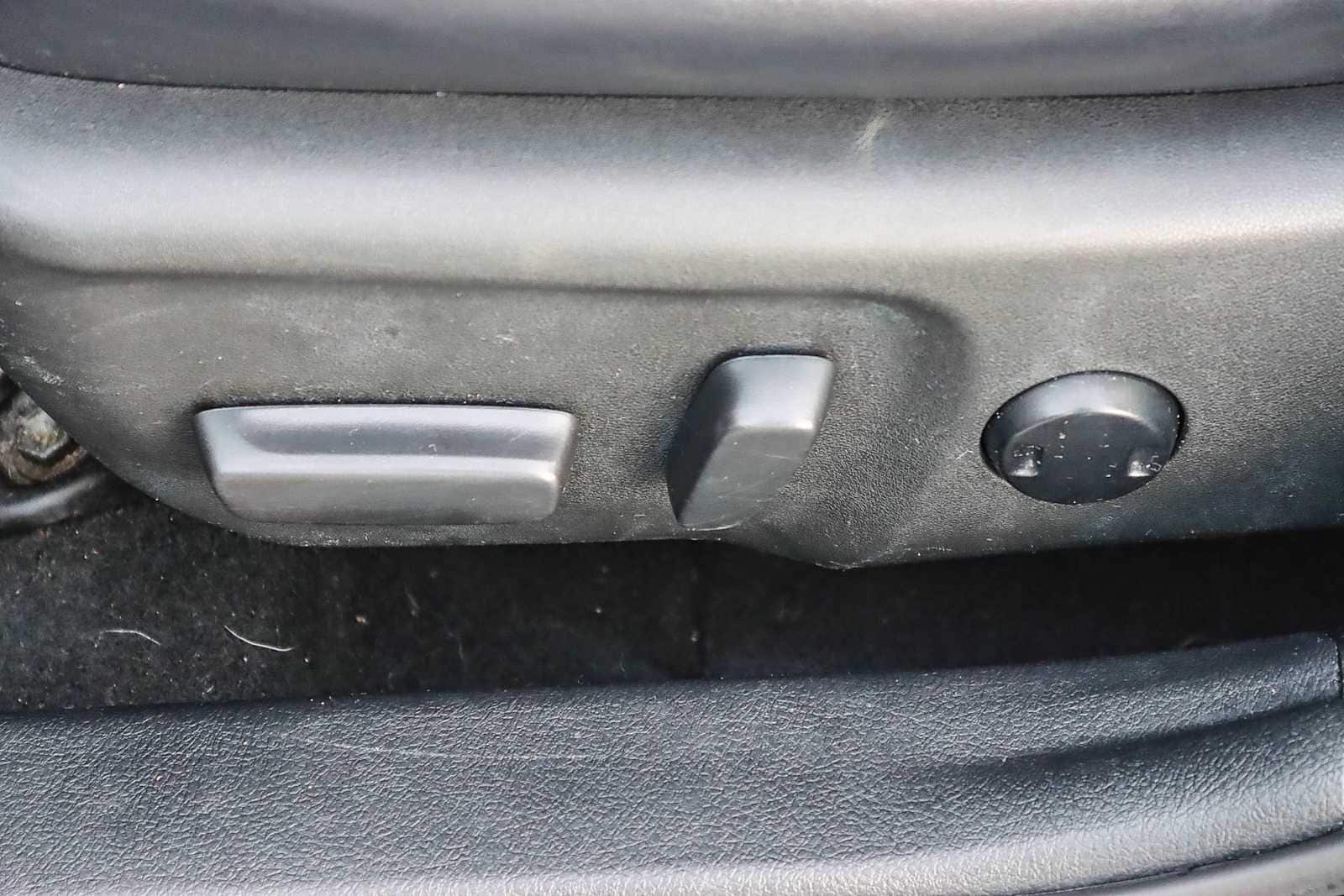 Thumbnail: 2017 Toyota Camry - 20