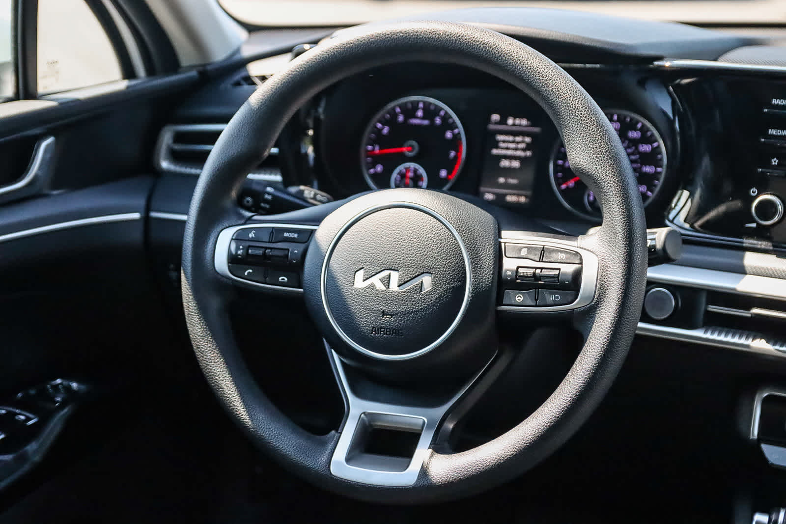 Thumbnail: 2023 Kia K5 - 15