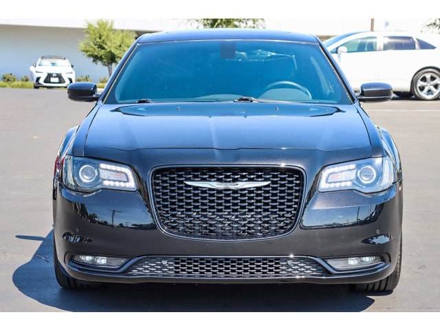 2015 Chrysler 300 S 6