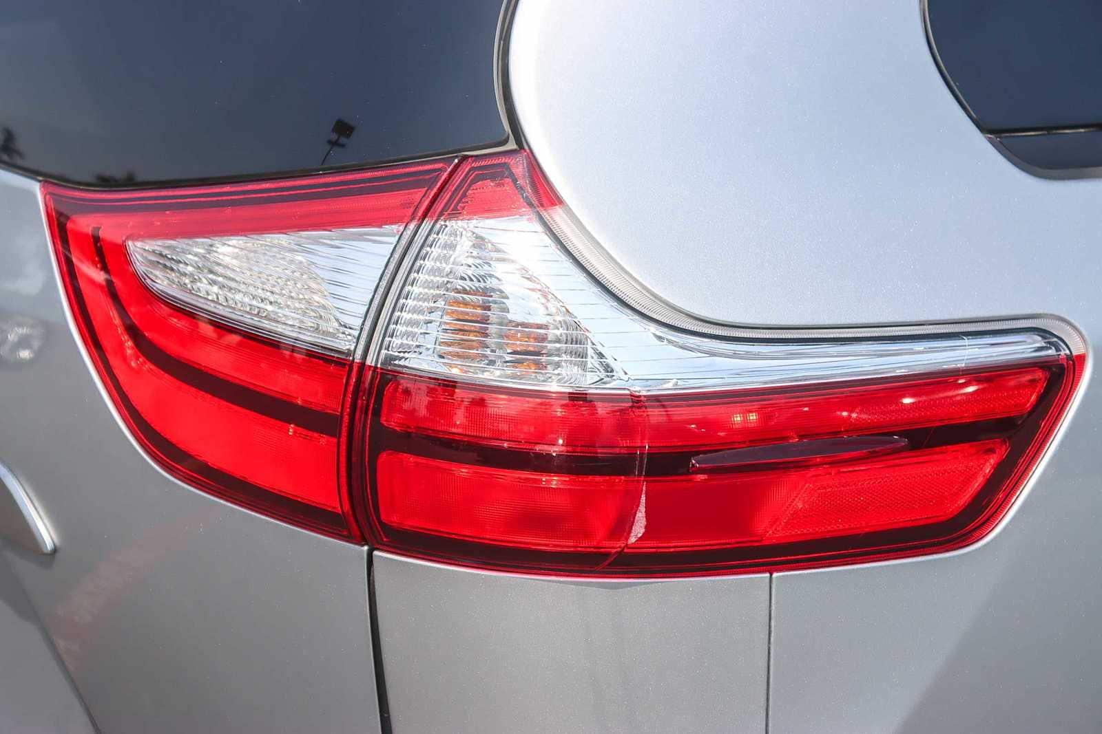 Thumbnail: 2016 Toyota Sienna - 8
