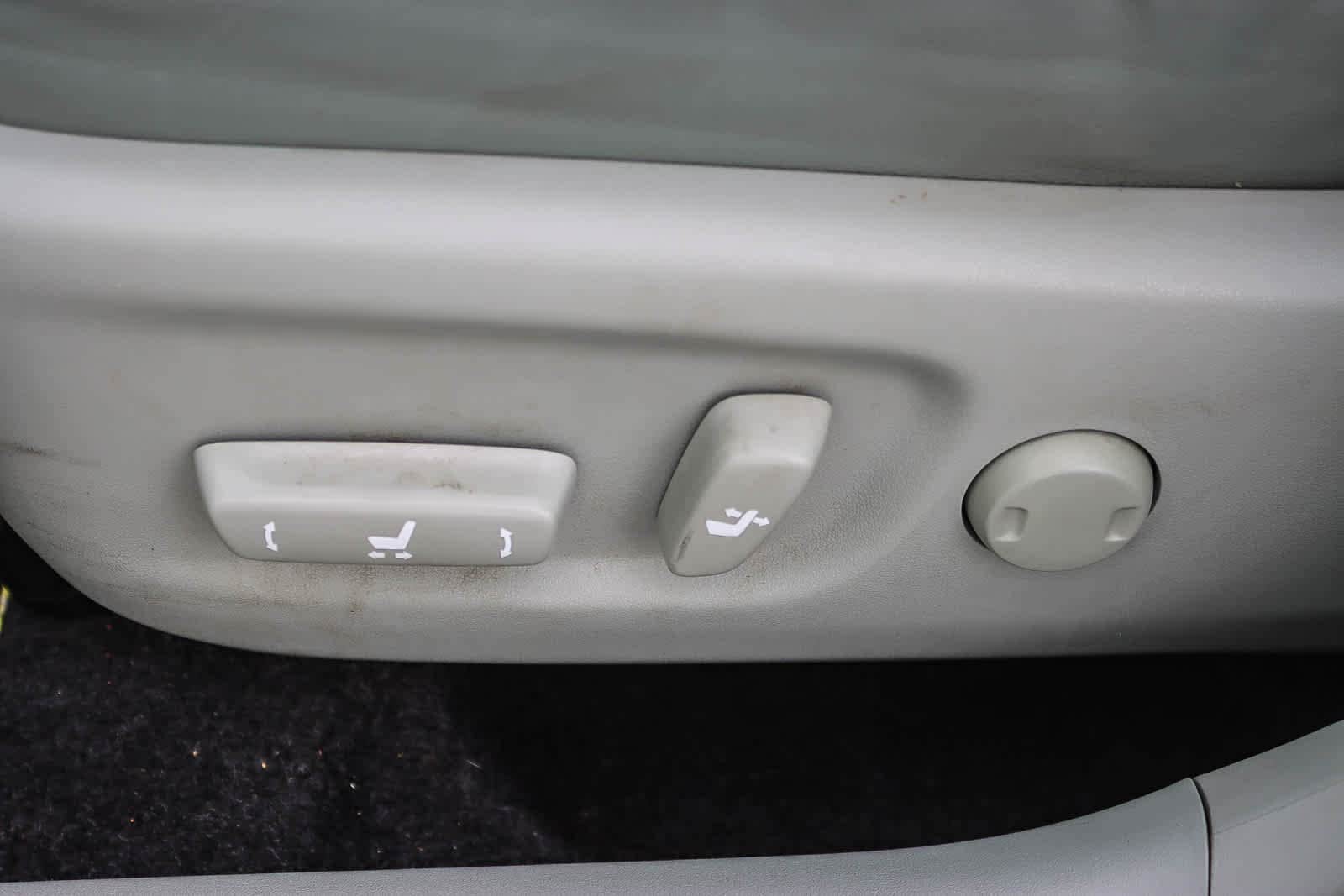 Thumbnail: 2013 Toyota Prius - 20