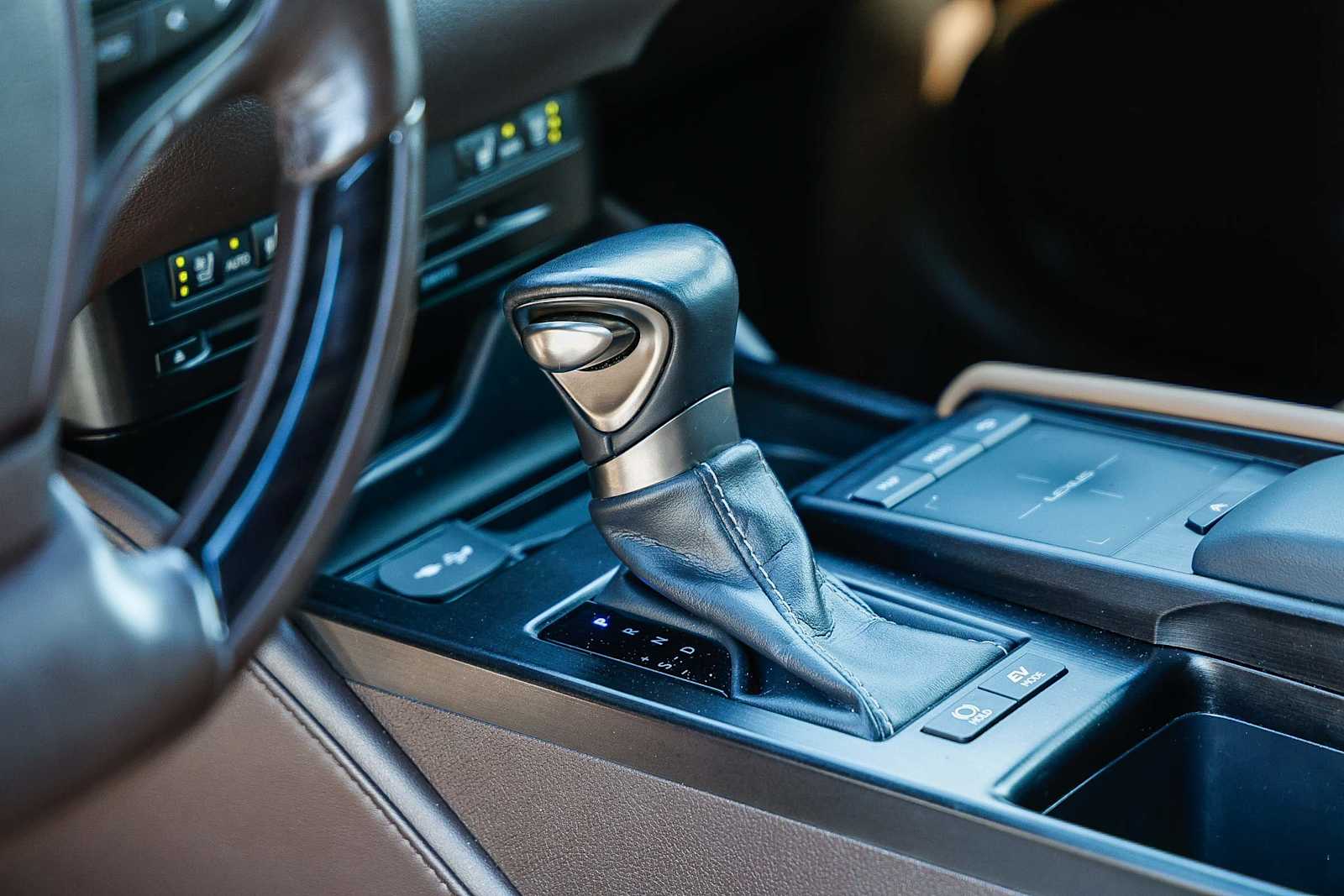 Thumbnail: 2019 Lexus ES - 28