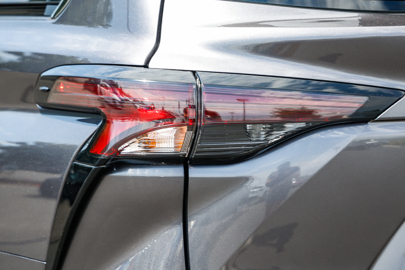 Thumbnail: 2023 Toyota Sienna - 10