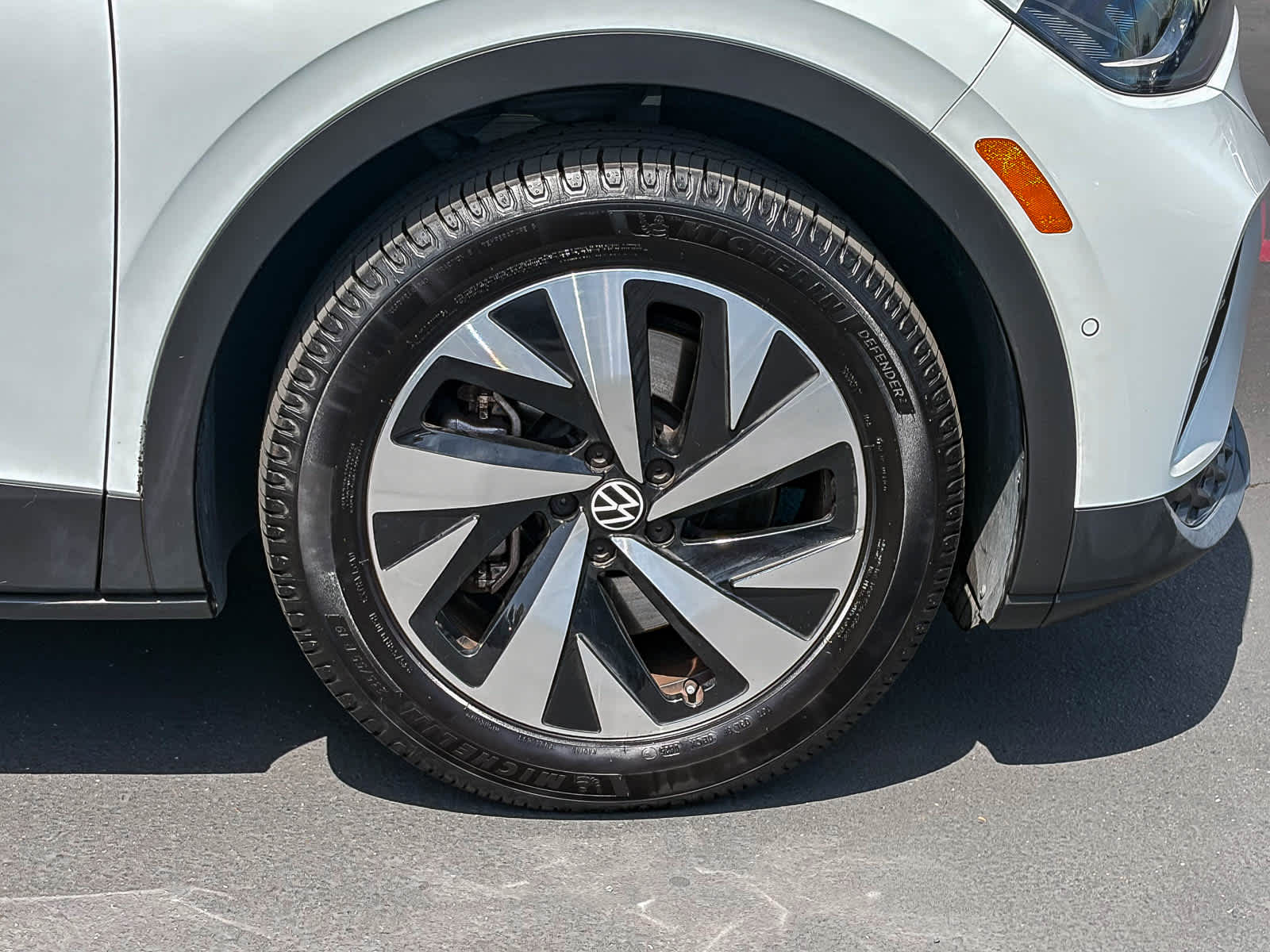 Thumbnail: 2023 Volkswagen ID.4 - 9