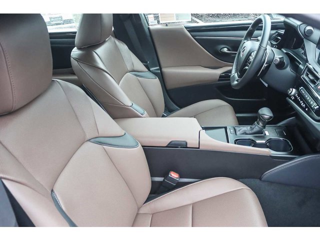 Thumbnail: 2025 Lexus ES - 16