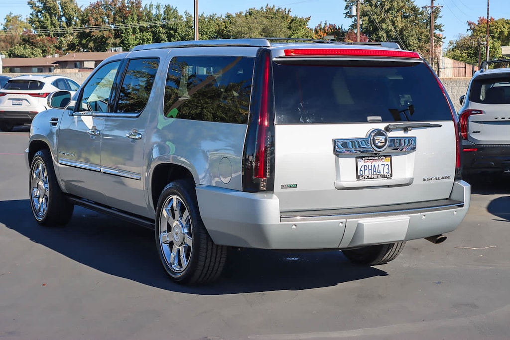 Used 2011 CADILLAC ESCALADE ESV Premium SUV