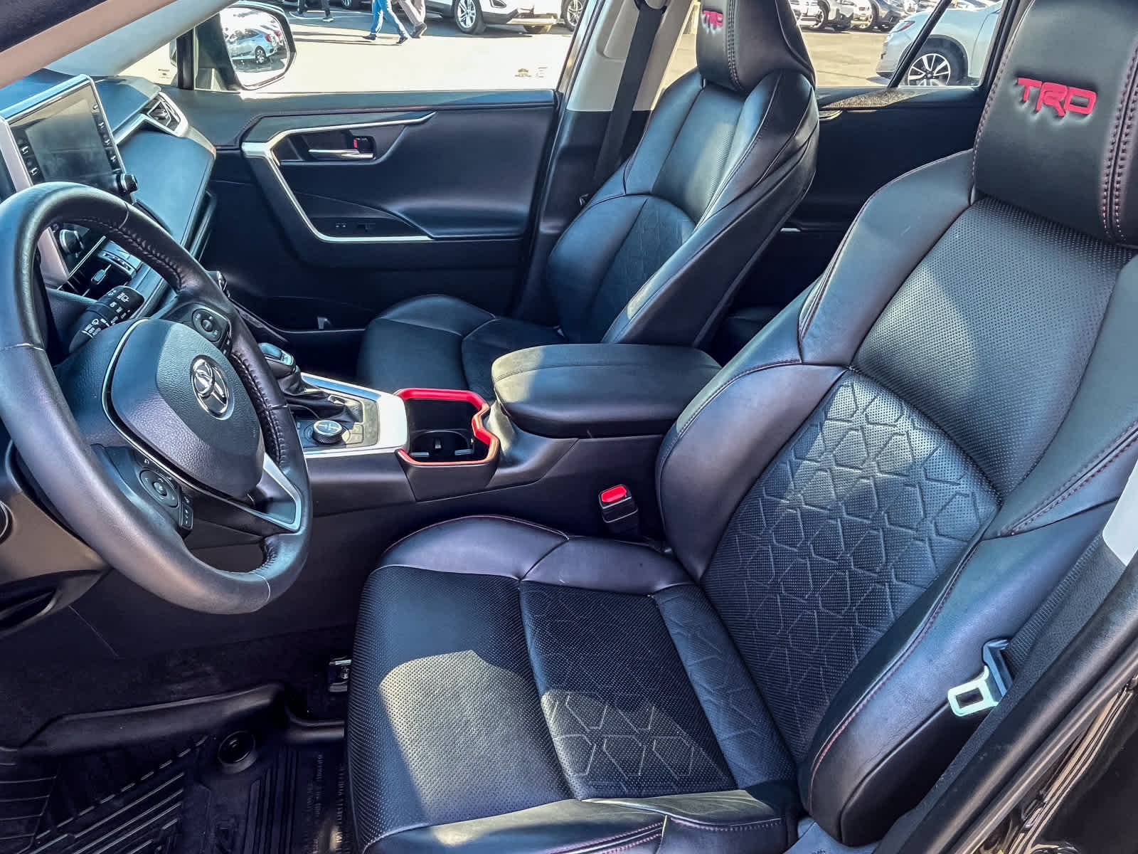 Thumbnail: 2022 Toyota RAV4 - 17