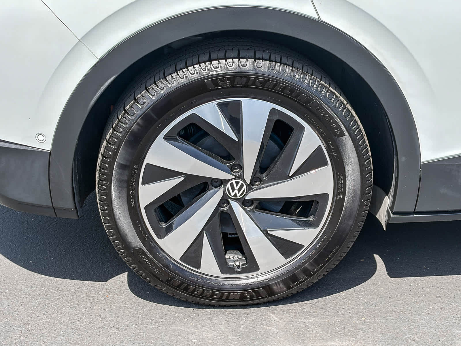 Thumbnail: 2023 Volkswagen ID.4 - 10