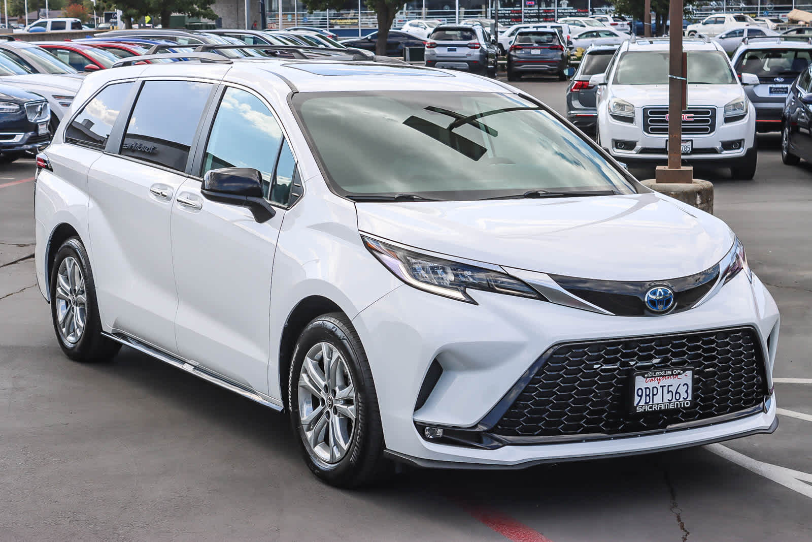 Thumbnail: 2022 Toyota Sienna - 5