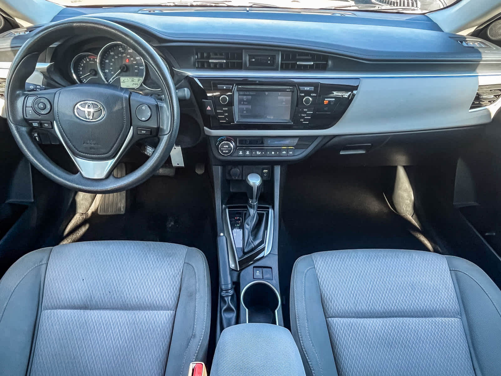 Thumbnail: 2015 Toyota Corolla - 11