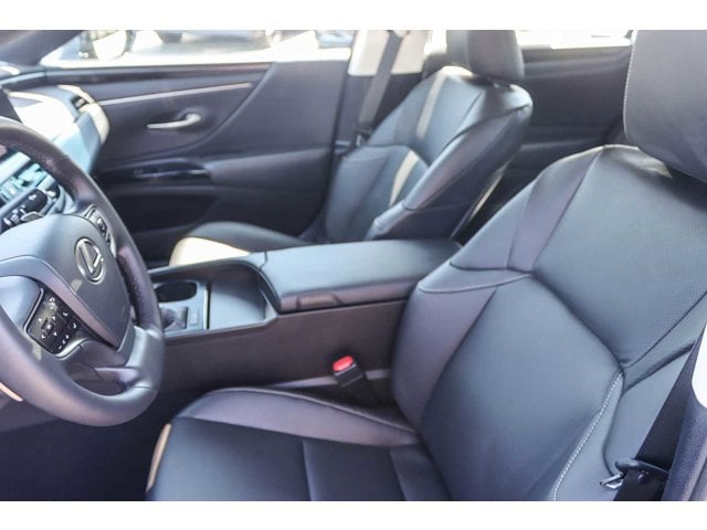 Thumbnail: 2025 Lexus ES - 18