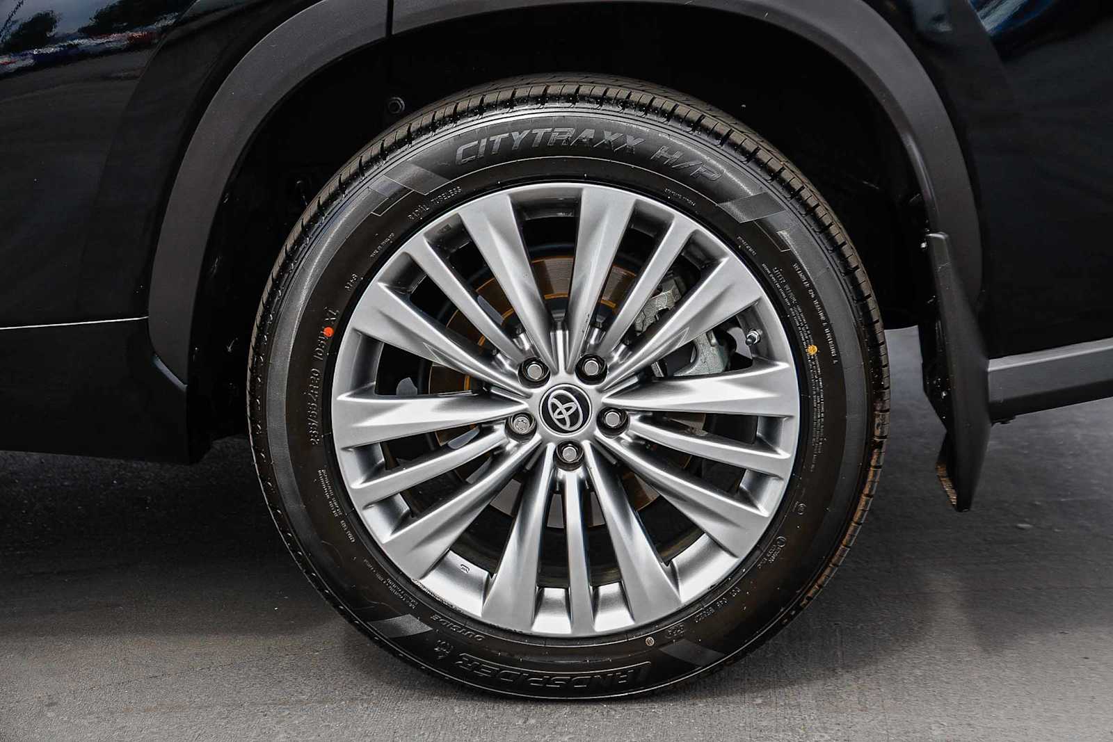 Thumbnail: 2021 Toyota Highlander - 10
