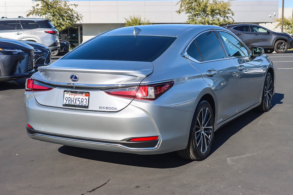 Certified 2022 Lexus ES 300h Sedan