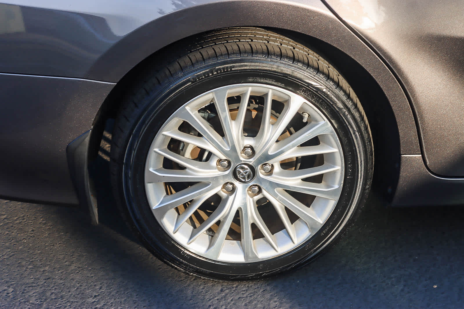 Thumbnail: 2019 Toyota Camry - 10