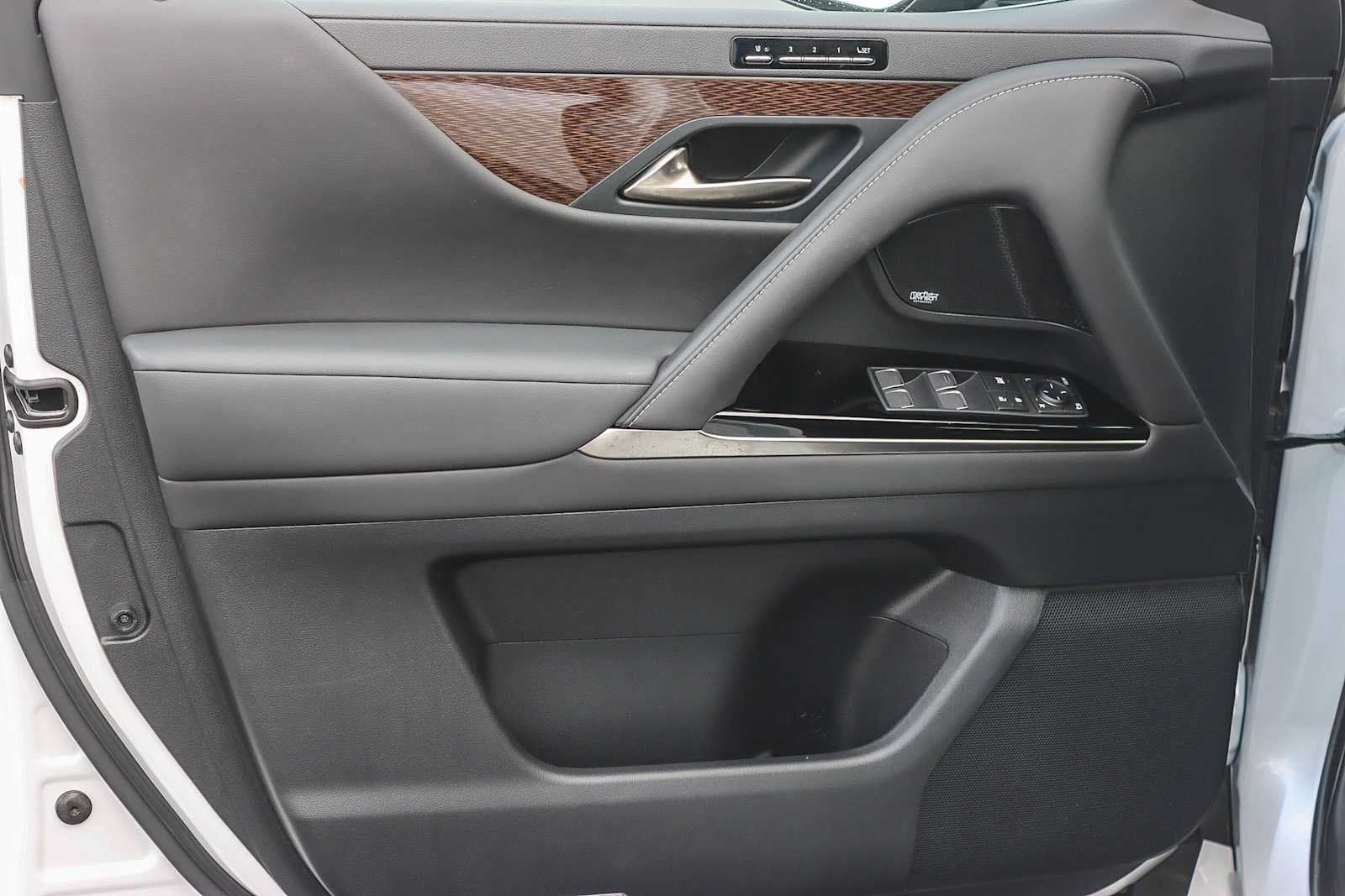 Thumbnail: 2023 Lexus LX - 18