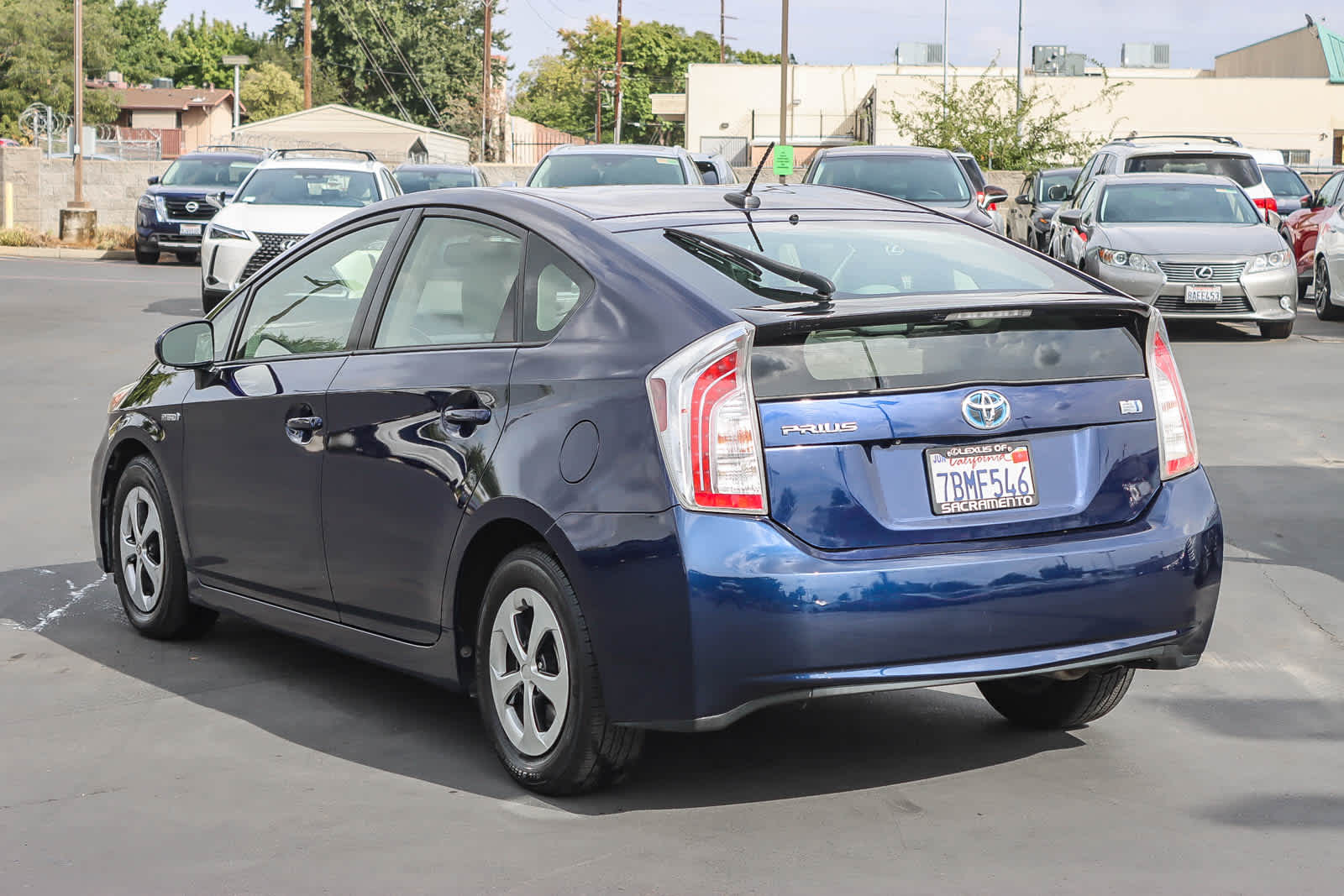 2013 Toyota Prius One photo 2