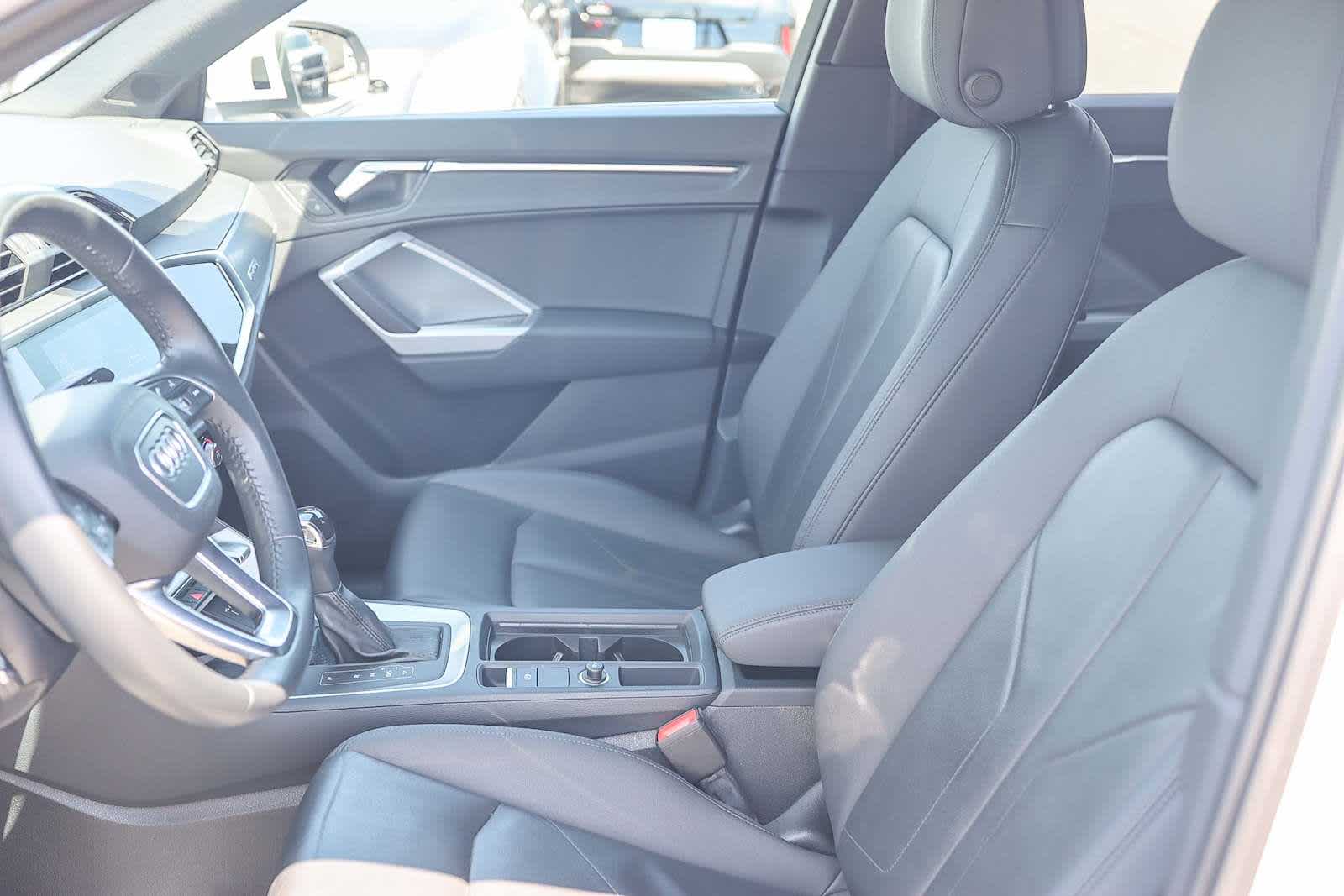 Thumbnail: 2020 Audi Q3 - 25