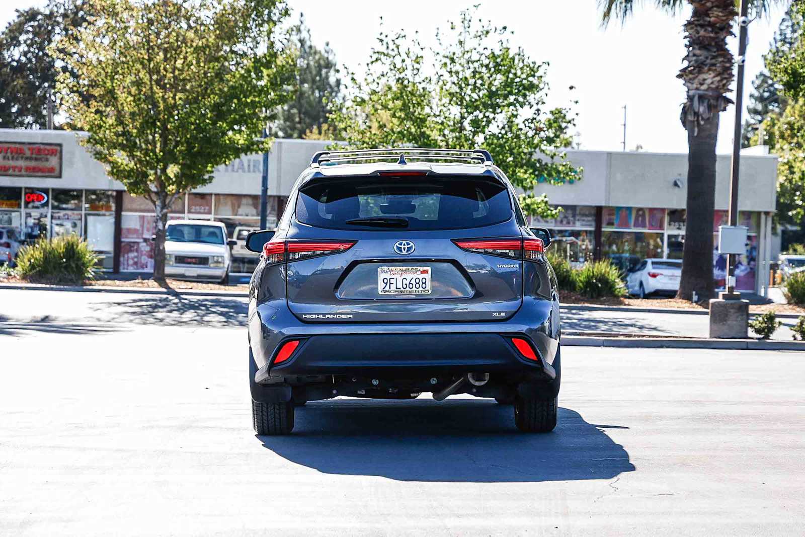 Thumbnail: 2023 Toyota Highlander - 3