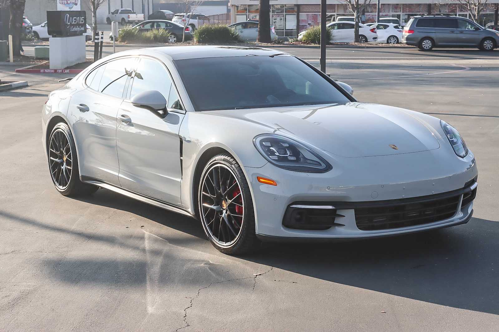Thumbnail: 2018 Porsche Panamera - 5