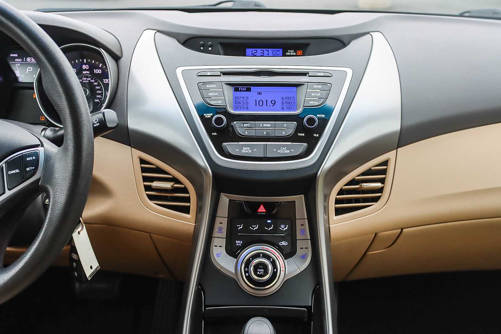 Thumbnail: 2013 Hyundai Elantra - 12